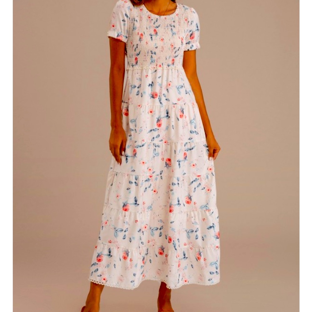 NWOT Floral short sleeved smocked maxi dress